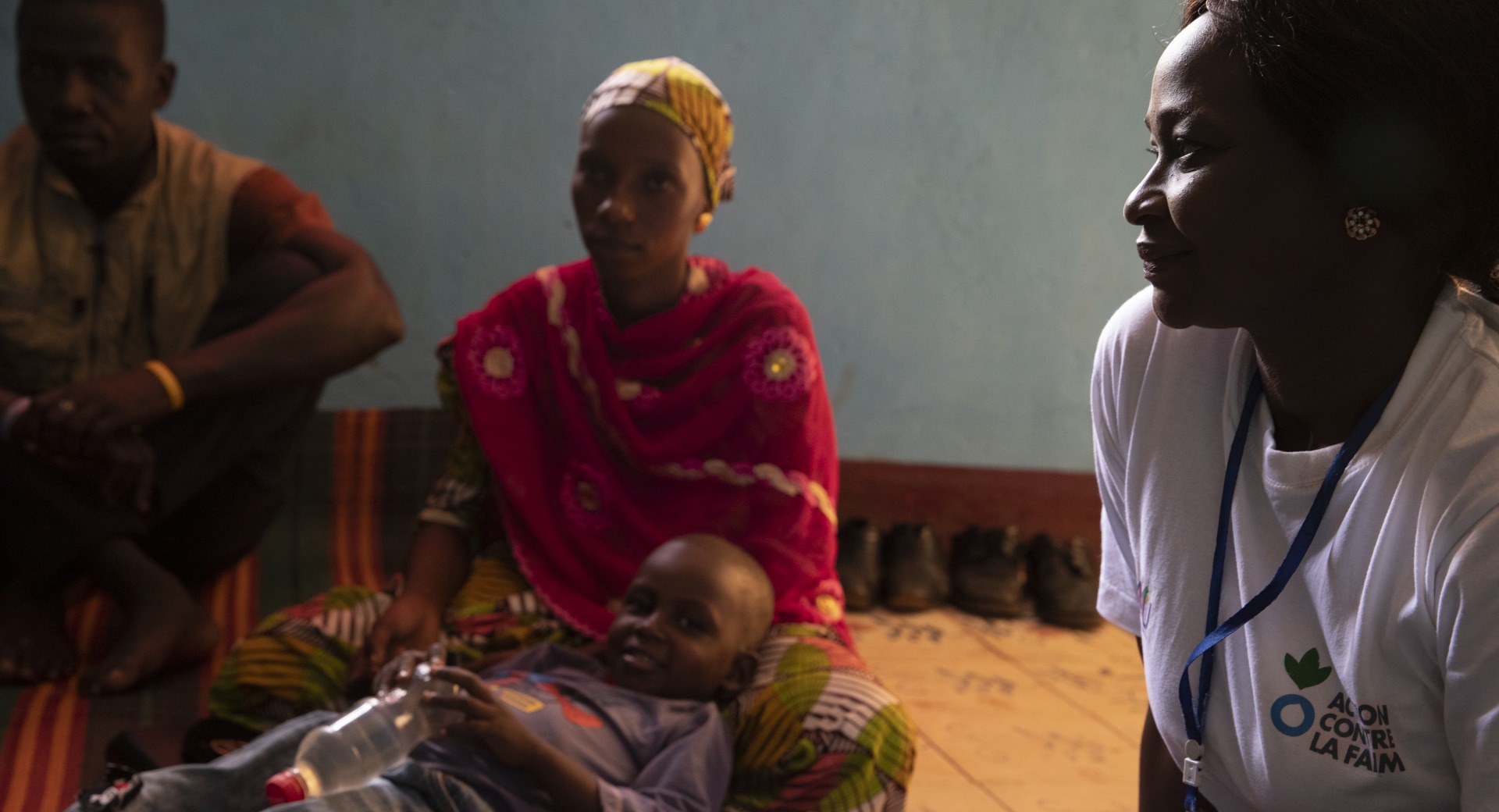 An Action Against Hunger psychosocial worker hosts a counselling session.