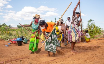 Trained by Action Against Hunger, these women farmers are able to successfully plant crops despite the drought and dry soil.